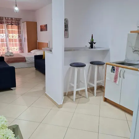 By The - Appartement