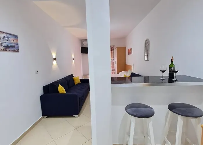 Appartement By The - *