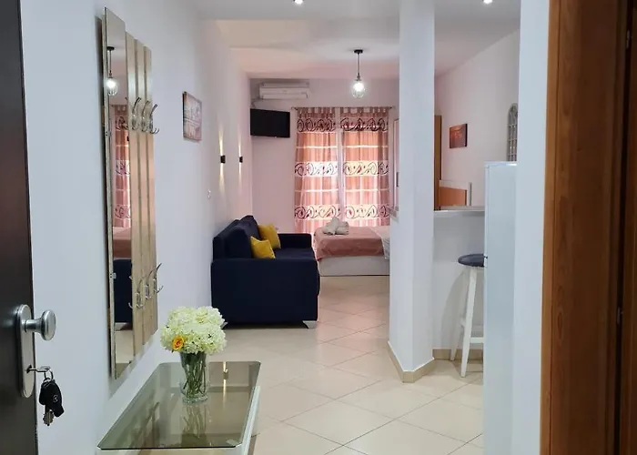 By The - Appartement *